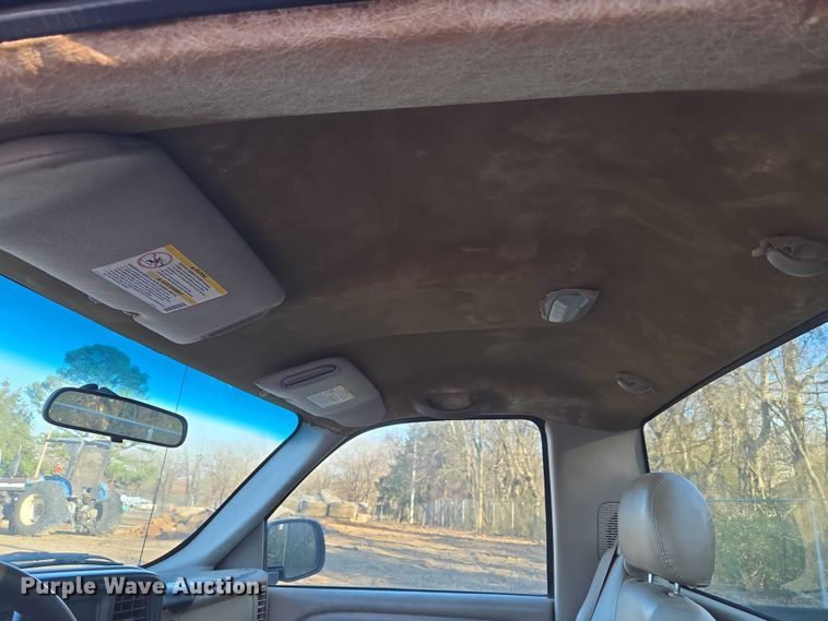 image for item EV2618 2002 Chevrolet Silverado 1500 pickup truck