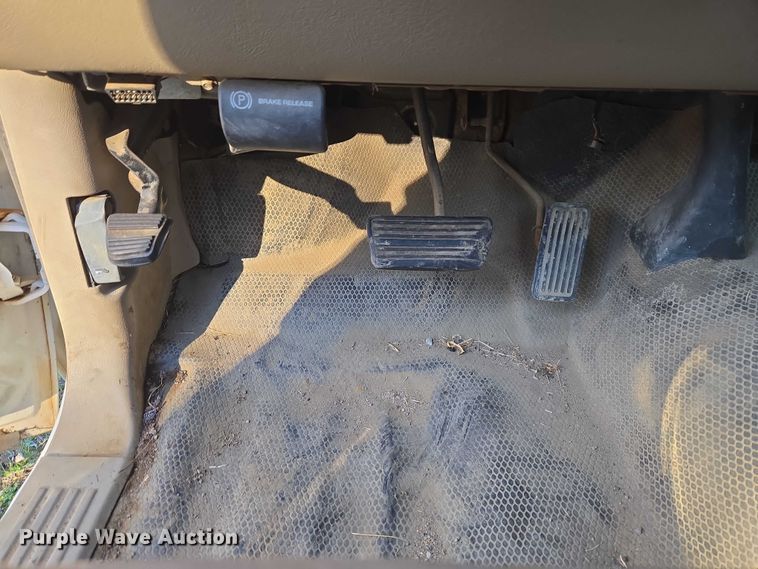 image for item EV2618 2002 Chevrolet Silverado 1500 pickup truck