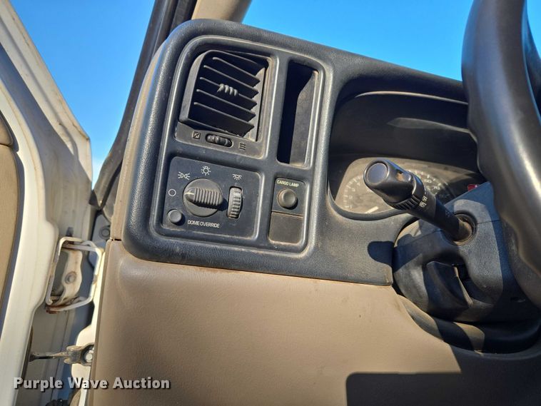 image for item EV2618 2002 Chevrolet Silverado 1500 pickup truck