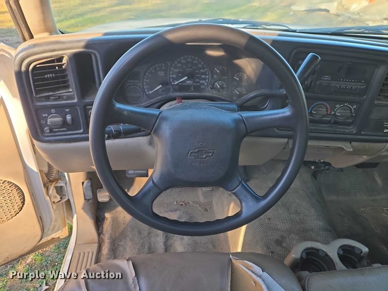 image for item EV2618 2002 Chevrolet Silverado 1500 pickup truck