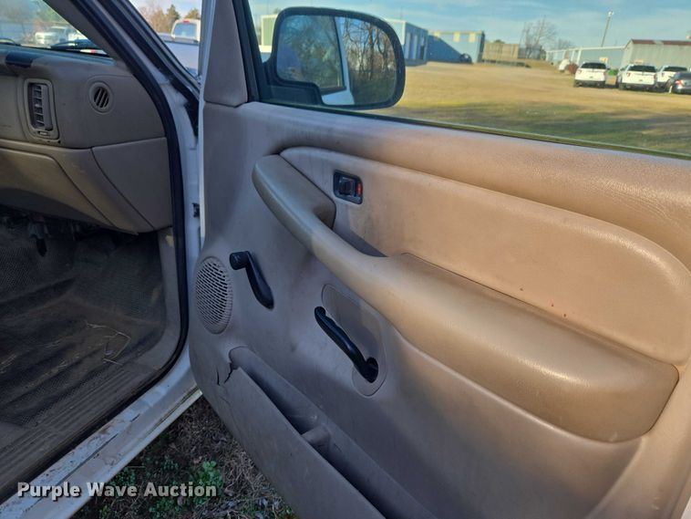 image for item EV2618 2002 Chevrolet Silverado 1500 pickup truck