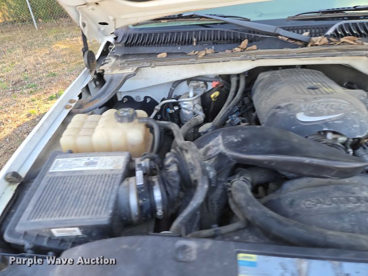 image for item EV2618 2002 Chevrolet Silverado 1500 pickup truck