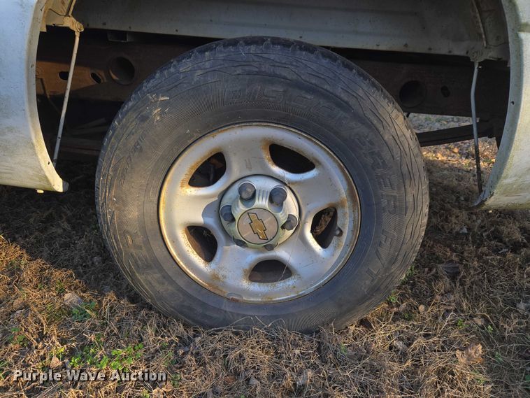 image for item EV2618 2002 Chevrolet Silverado 1500 pickup truck