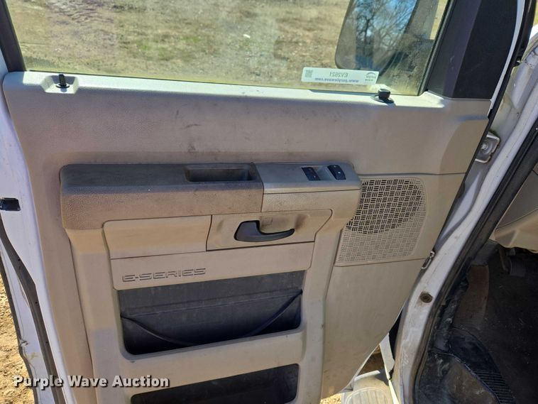 image for item EV2621 2009 Ford Wagon E350 Super Duty van