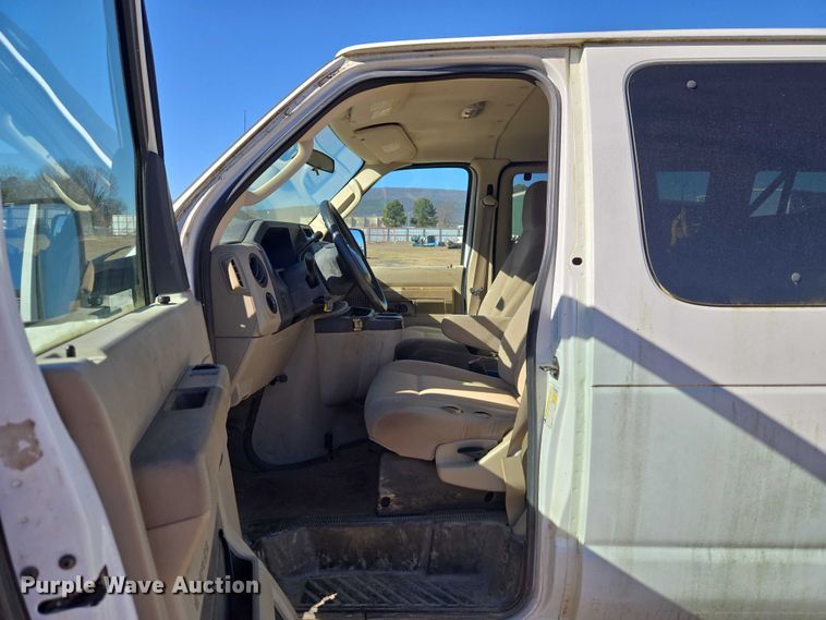image for item EV2621 2009 Ford Wagon E350 Super Duty van