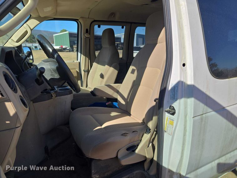 image for item EV2621 2009 Ford Wagon E350 Super Duty van
