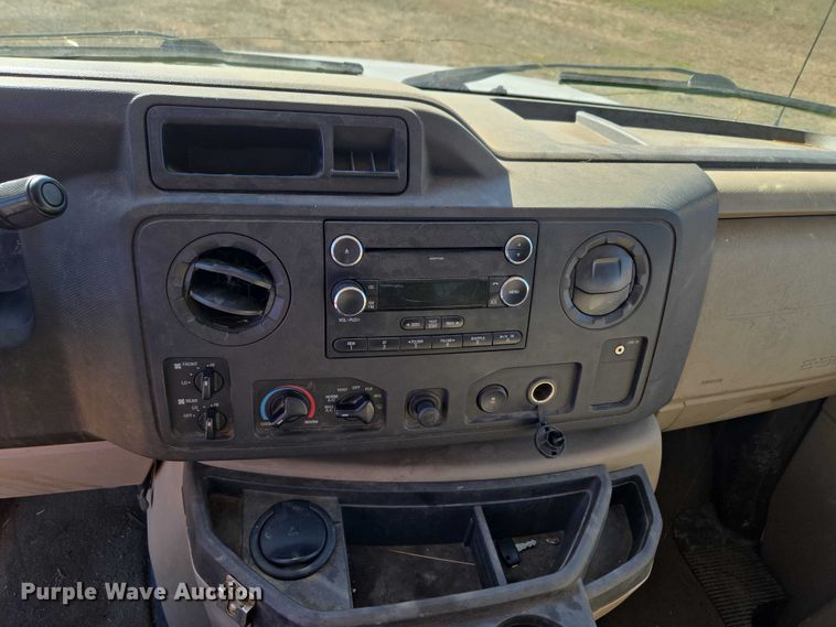 image for item EV2621 2009 Ford Wagon E350 Super Duty van