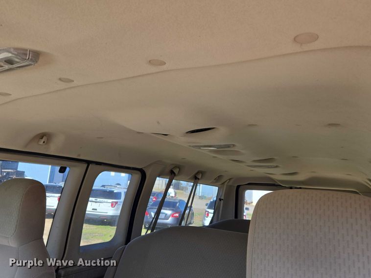 image for item EV2621 2009 Ford Wagon E350 Super Duty van
