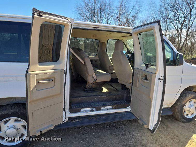 image for item EV2621 2009 Ford Wagon E350 Super Duty van
