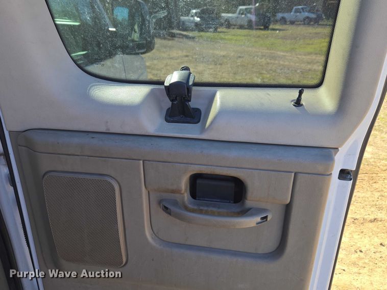 image for item EV2621 2009 Ford Wagon E350 Super Duty van