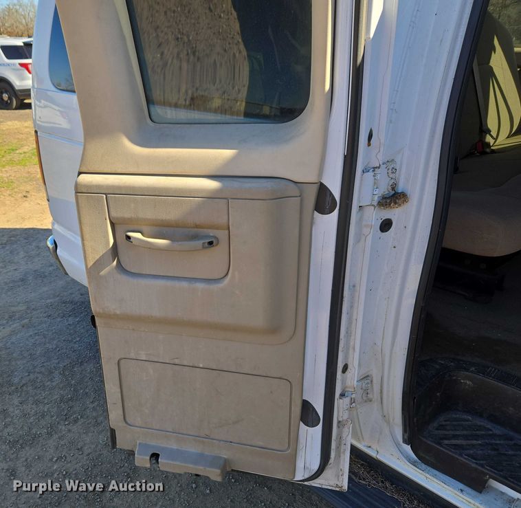 image for item EV2621 2009 Ford Wagon E350 Super Duty van