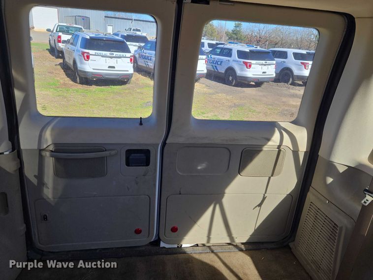 image for item EV2621 2009 Ford Wagon E350 Super Duty van