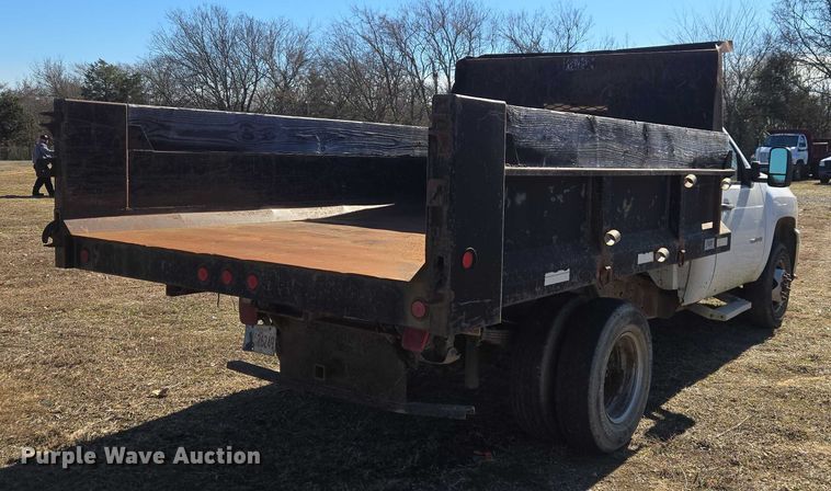 image for item EV2622 2011 Chevrolet Silverado 3500HD dump bed pickup truck