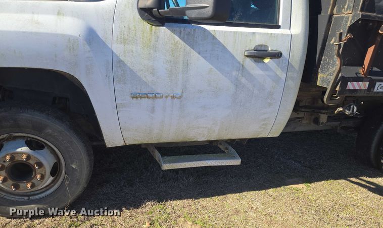 image for item EV2622 2011 Chevrolet Silverado 3500HD dump bed pickup truck