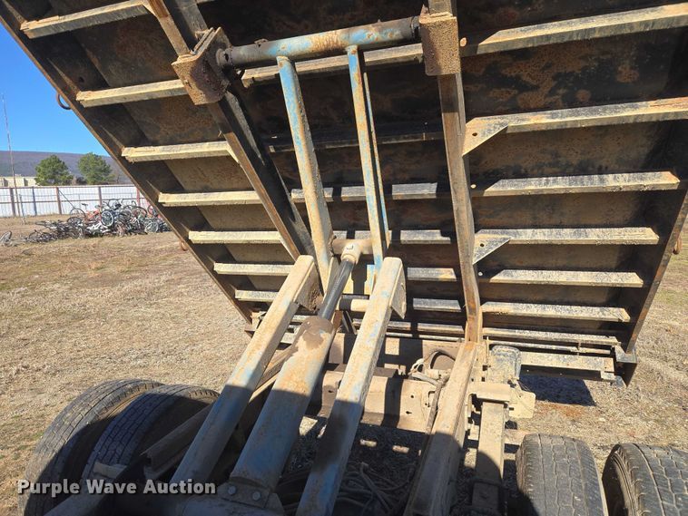 image for item EV2622 2011 Chevrolet Silverado 3500HD dump bed pickup truck