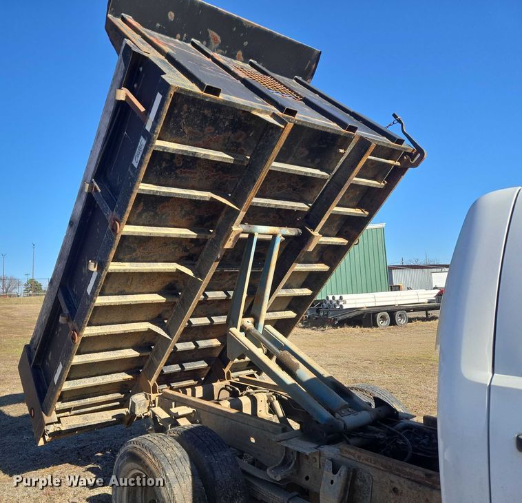 image for item EV2622 2011 Chevrolet Silverado 3500HD dump bed pickup truck