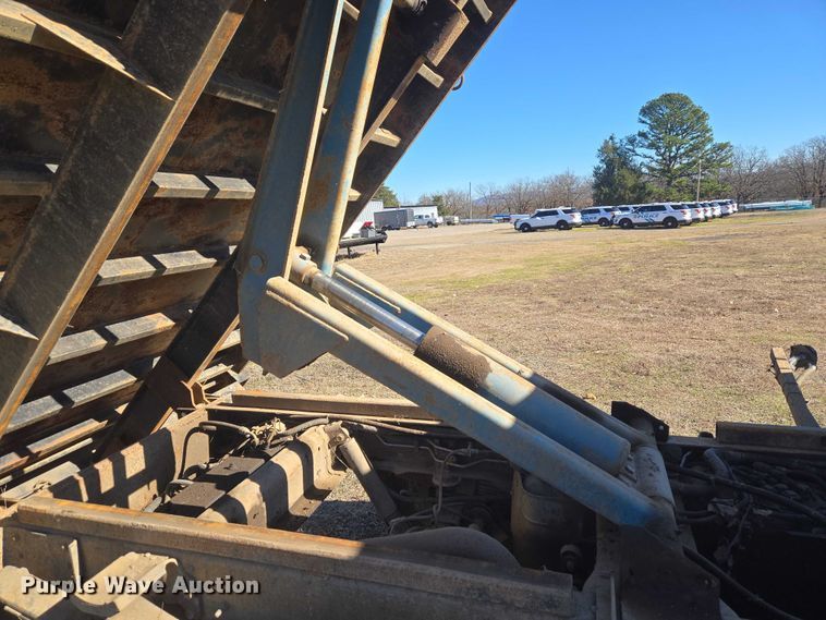 image for item EV2622 2011 Chevrolet Silverado 3500HD dump bed pickup truck