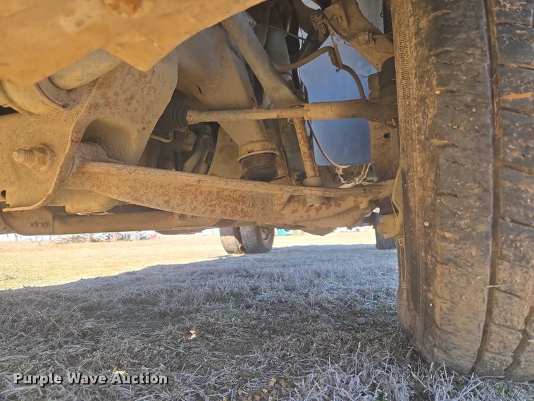 image for item EV2622 2011 Chevrolet Silverado 3500HD dump bed pickup truck