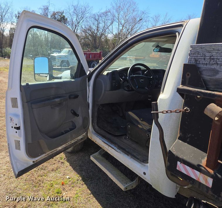 image for item EV2622 2011 Chevrolet Silverado 3500HD dump bed pickup truck