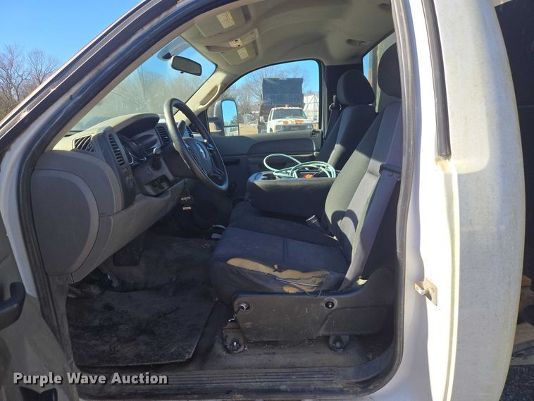 image for item EV2622 2011 Chevrolet Silverado 3500HD dump bed pickup truck