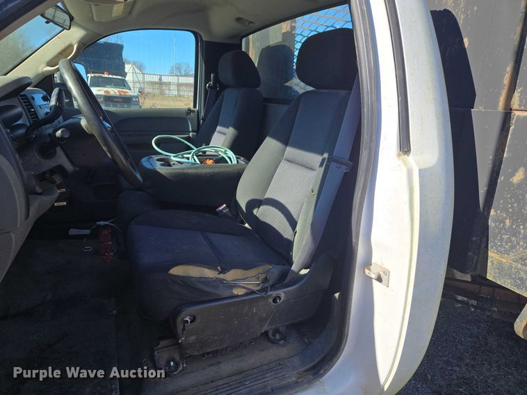 image for item EV2622 2011 Chevrolet Silverado 3500HD dump bed pickup truck