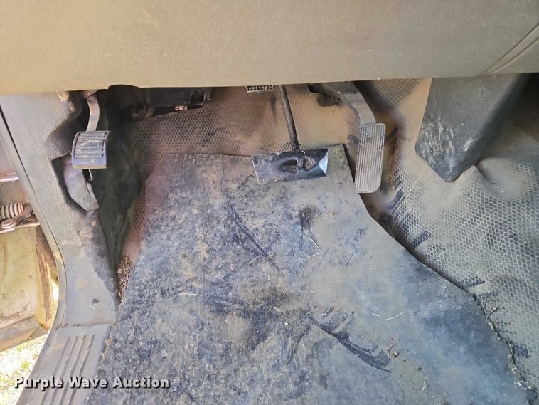 image for item EV2622 2011 Chevrolet Silverado 3500HD dump bed pickup truck