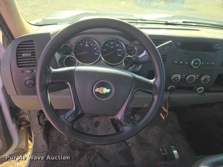 image for item EV2622 2011 Chevrolet Silverado 3500HD dump bed pickup truck