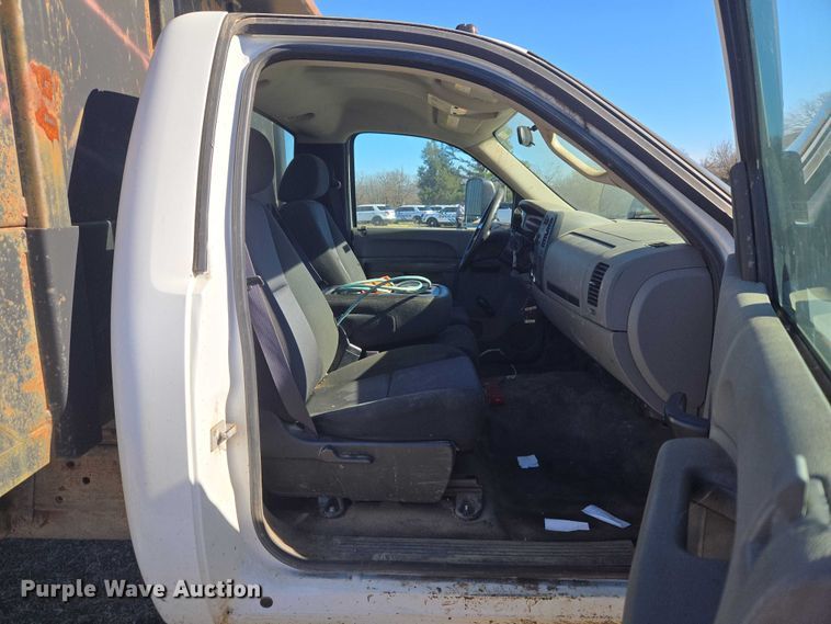 image for item EV2622 2011 Chevrolet Silverado 3500HD dump bed pickup truck