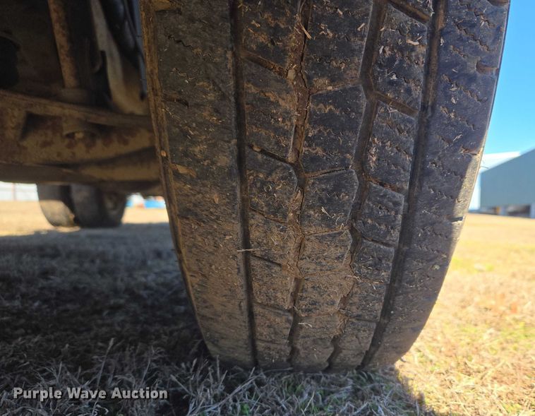 image for item EV2622 2011 Chevrolet Silverado 3500HD dump bed pickup truck