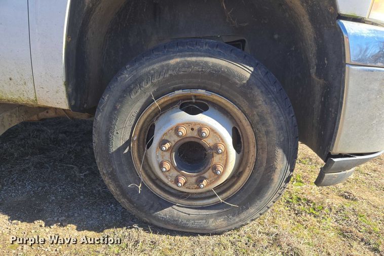 image for item EV2622 2011 Chevrolet Silverado 3500HD dump bed pickup truck