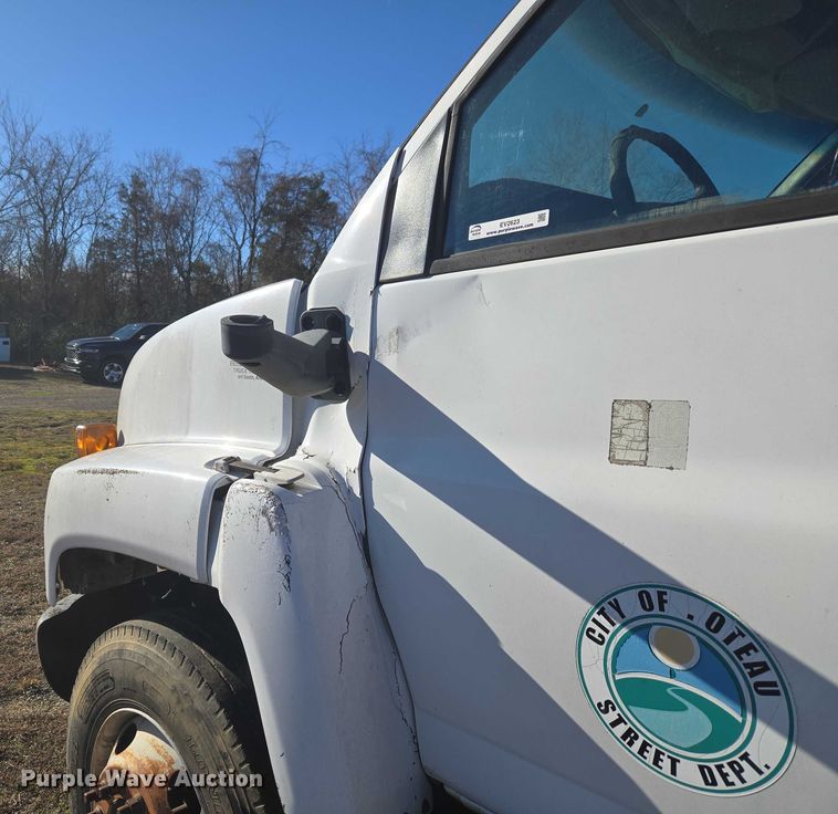 image for item EV2623 2008 GMC C7 dump truck