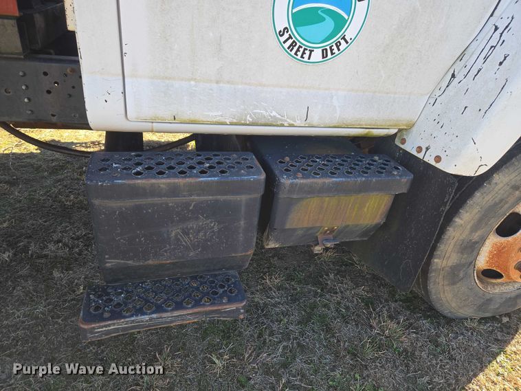 image for item EV2623 2008 GMC C7 dump truck