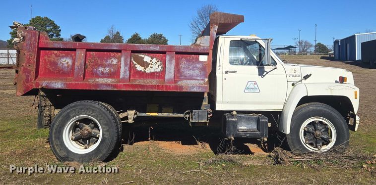 image for item EV2626 1994 Ford F600 dump truck