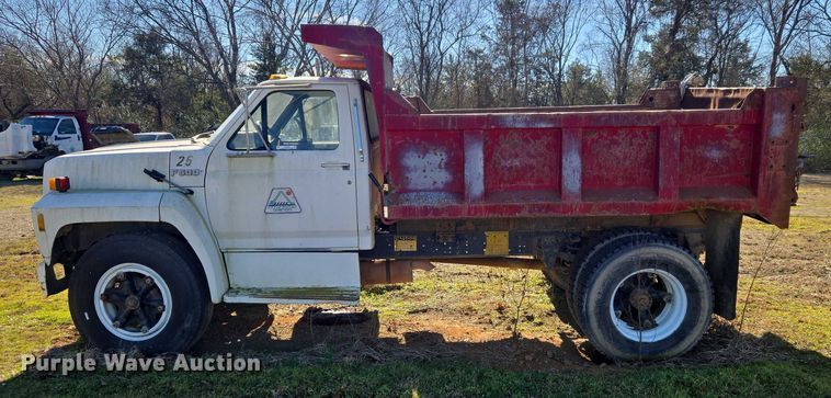 image for item EV2626 1994 Ford F600 dump truck
