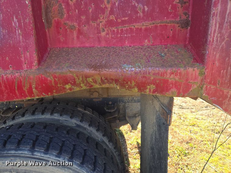 image for item EV2626 1994 Ford F600 dump truck