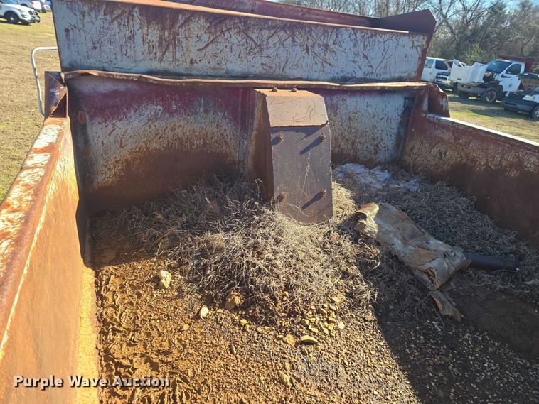 image for item EV2626 1994 Ford F600 dump truck