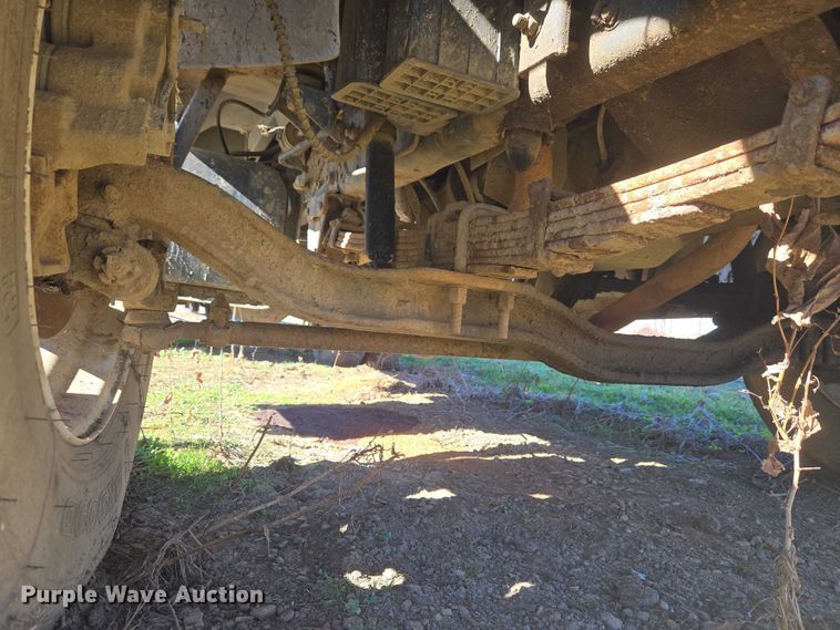 image for item EV2626 1994 Ford F600 dump truck