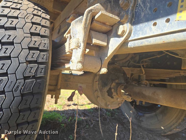 image for item EV2626 1994 Ford F600 dump truck