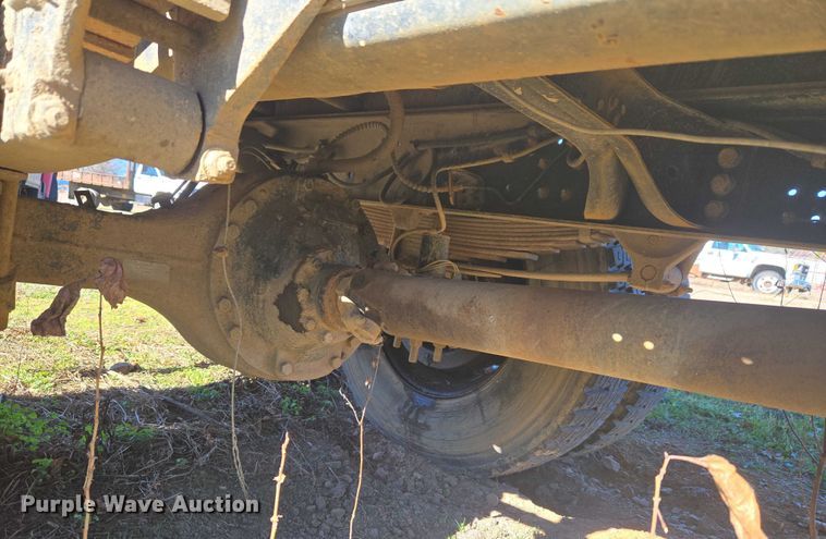 image for item EV2626 1994 Ford F600 dump truck