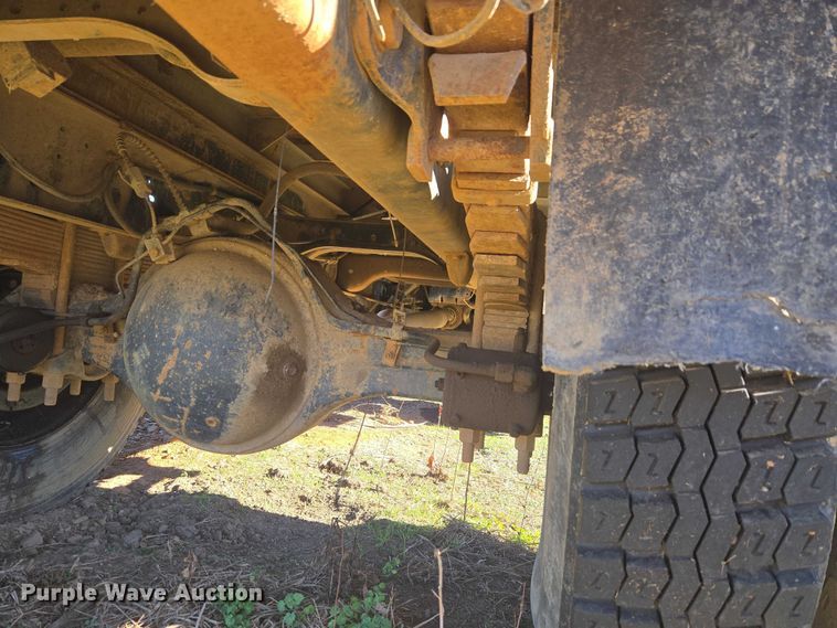 image for item EV2626 1994 Ford F600 dump truck