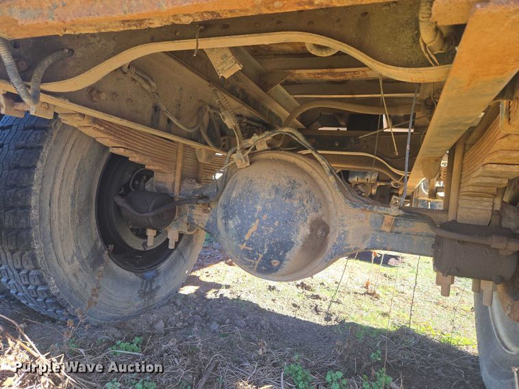 image for item EV2626 1994 Ford F600 dump truck