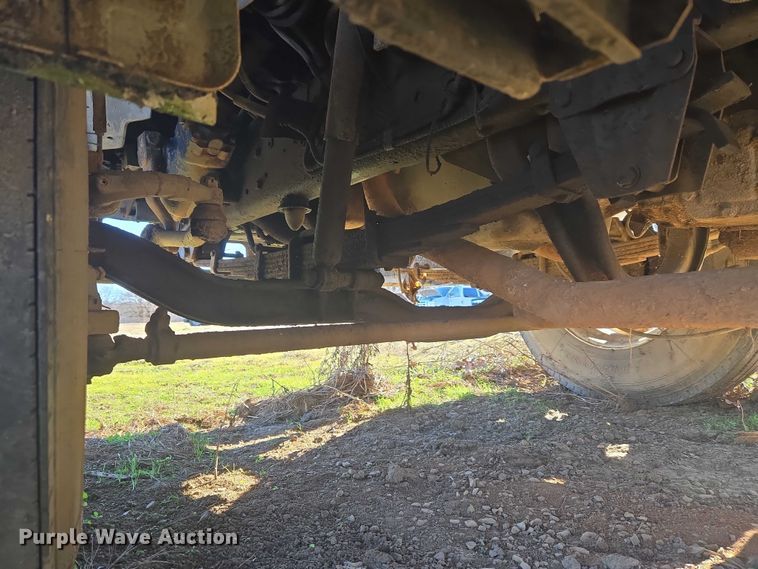 image for item EV2626 1994 Ford F600 dump truck