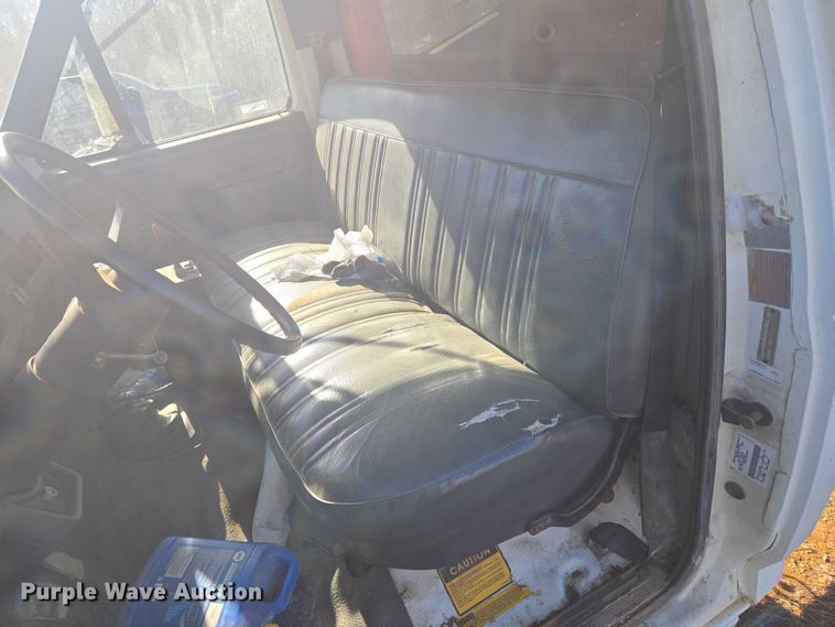 image for item EV2626 1994 Ford F600 dump truck