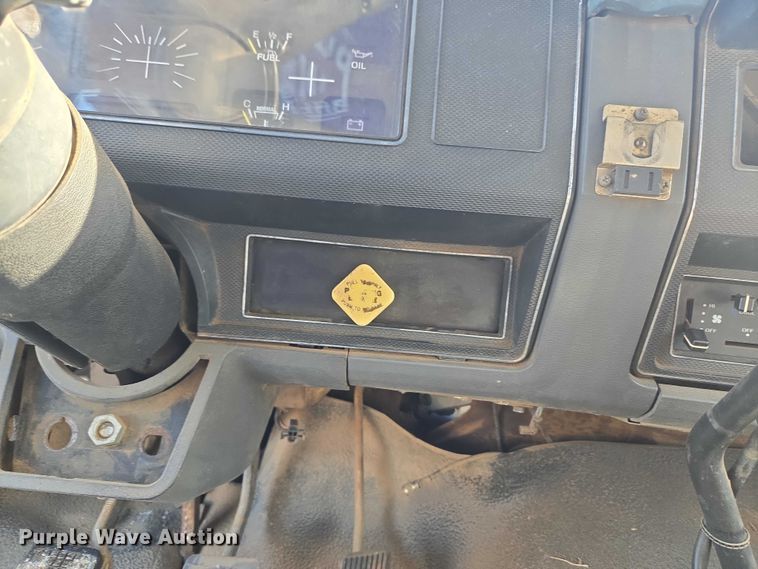 image for item EV2626 1994 Ford F600 dump truck