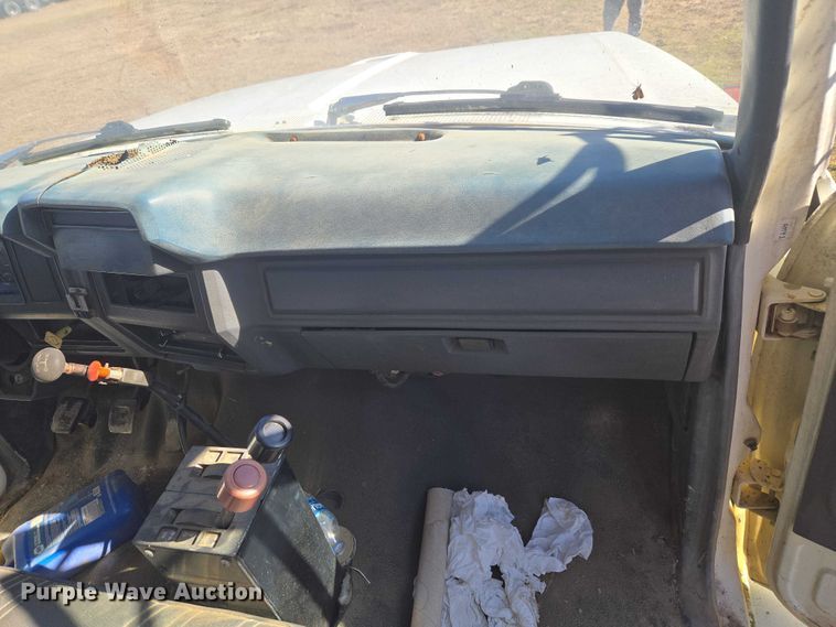 image for item EV2626 1994 Ford F600 dump truck