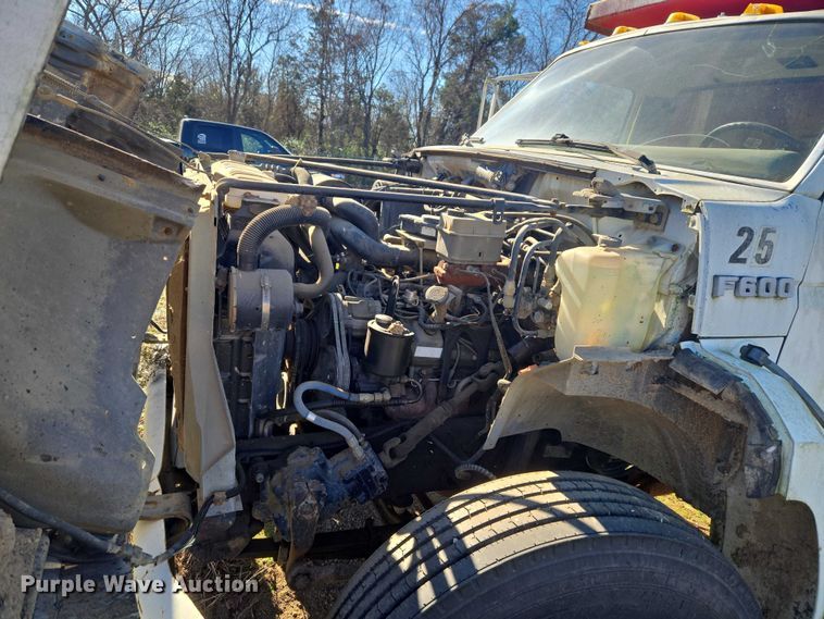 image for item EV2626 1994 Ford F600 dump truck