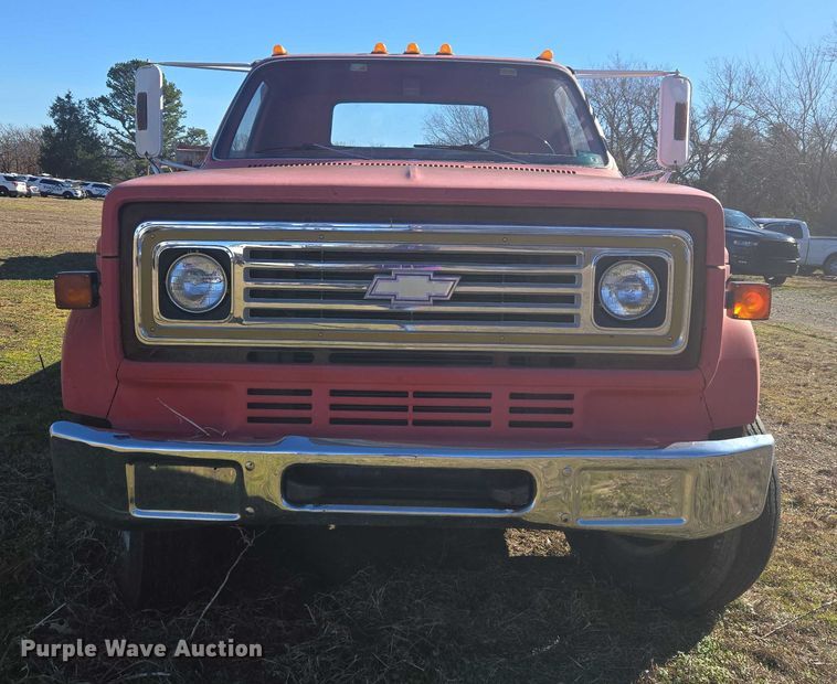 image for item EV2627 1981 Chevrolet C6 flatbed truck