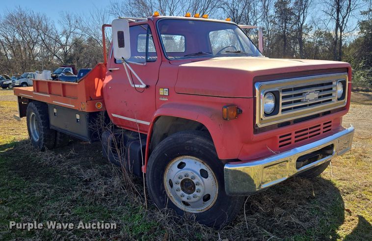 image for item EV2627 1981 Chevrolet C6 flatbed truck