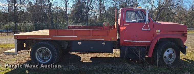 image for item EV2627 1981 Chevrolet C6 flatbed truck