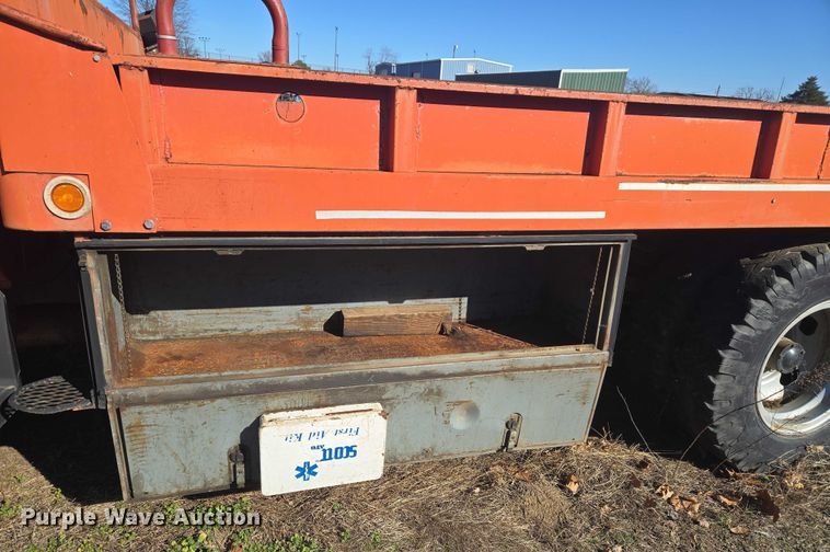 image for item EV2627 1981 Chevrolet C6 flatbed truck